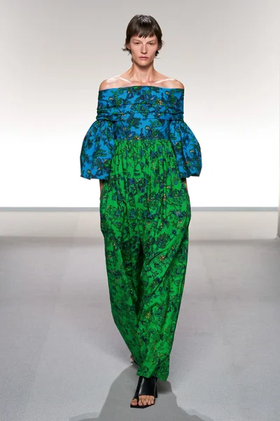 Look 48